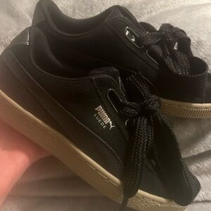 Puma Black Suede, Wide Laces, Women’s Size 8 Shoes, new without tags
